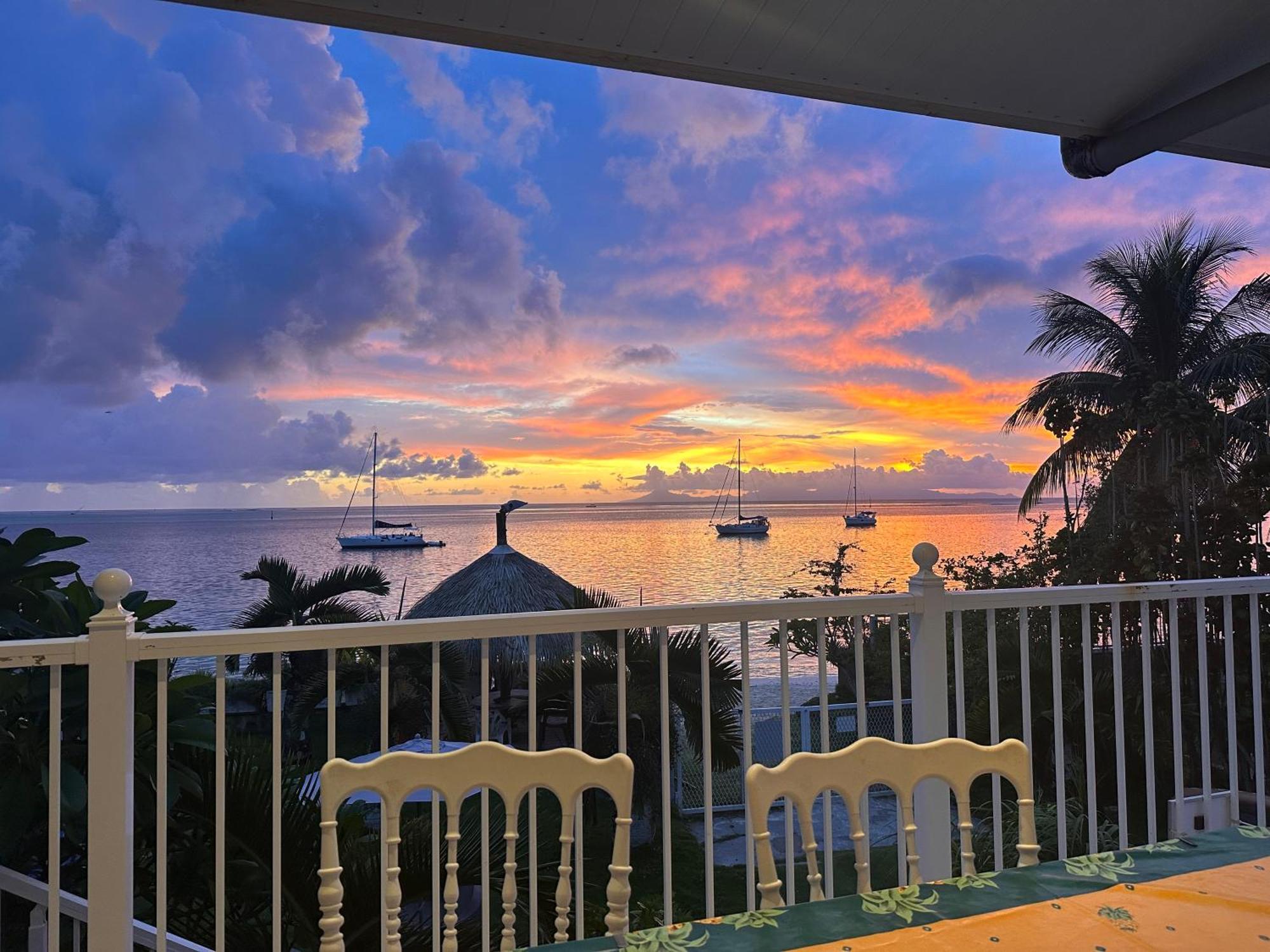Meri Lodge Huahine « Room Of Marta » Fare Exterior photo